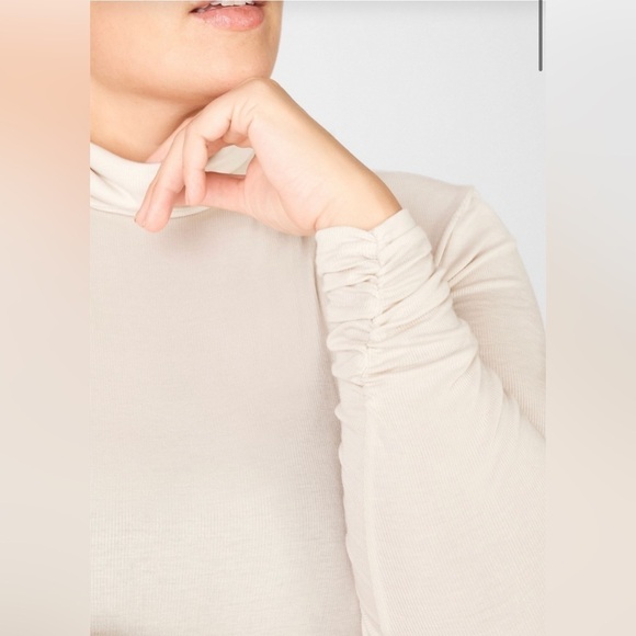 Fabletics Jess Long-Sleeve Turtleneck Top 200 - Picture 2 of 9